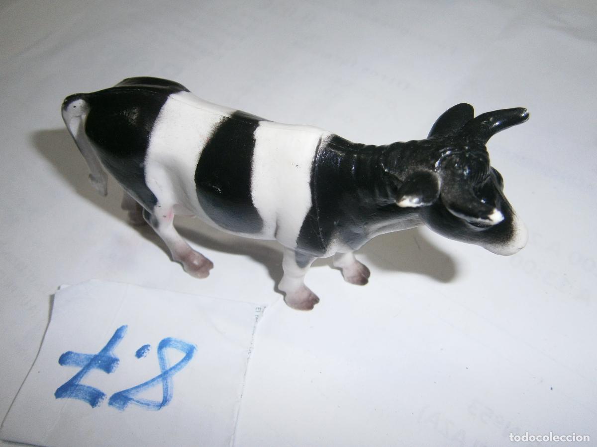 Figuras de Goma y PVC: --- VACA MEDIANA ---