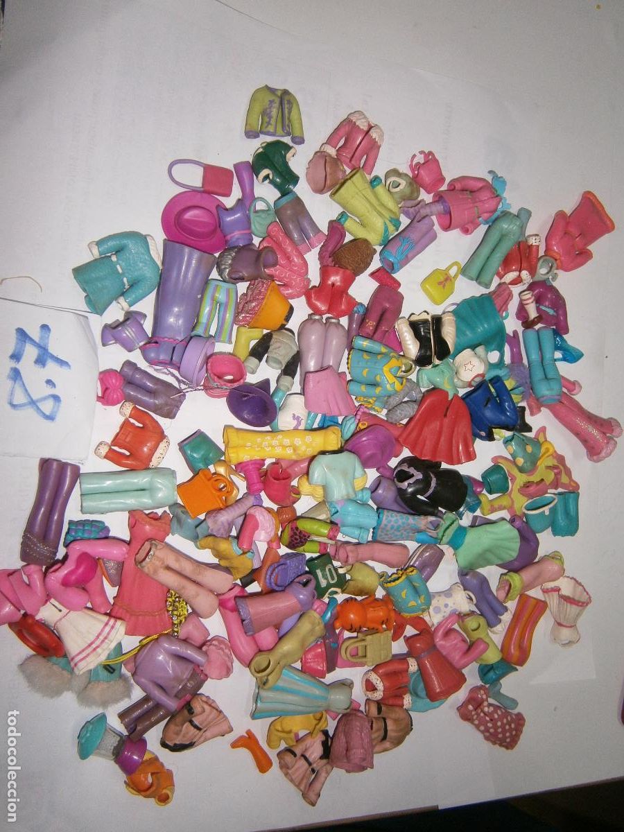 Figuras de goma y PVC: GRAN LOTE DE COMPLEMENTOS PARA MU&Ntilde;ECAS POLY - Foto 1