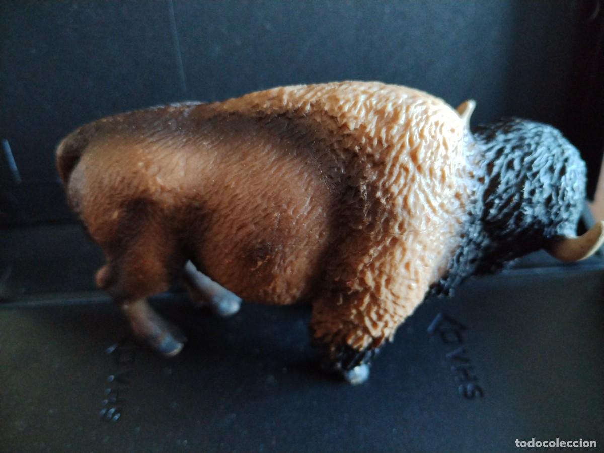 Figuras de goma y PVC: bufalo schleich -bisonte - Foto 2