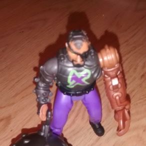 ACTION MAN GROS lot d' accessoires .Sur la plupart , il y a le M de la marque ACTION MAN GROS lot d' accessoires .Sur la plupart , il y a le M de la marque