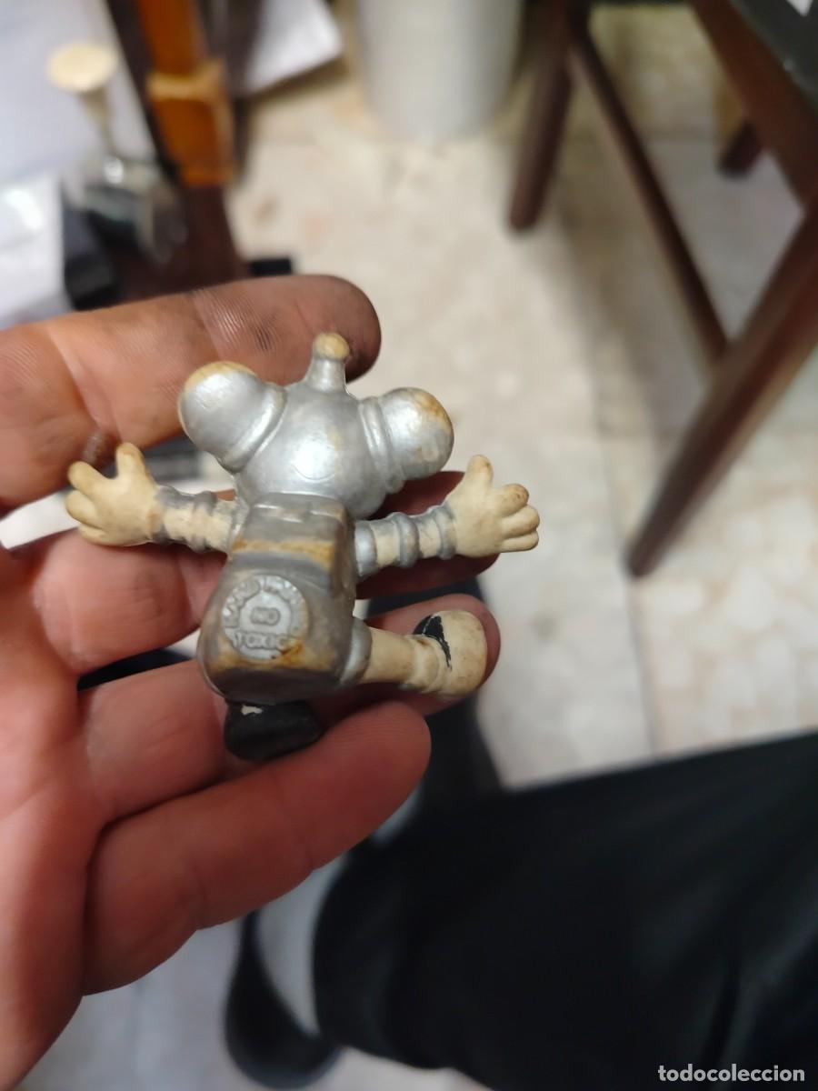 Figuras de goma y PVC: Dif&iacute;cil mickey mouse espacial - astronauta - Foto 2