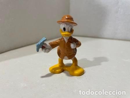 Figuras de goma y PVC: FIGURA DONALD EXPLORADOR - Foto 1