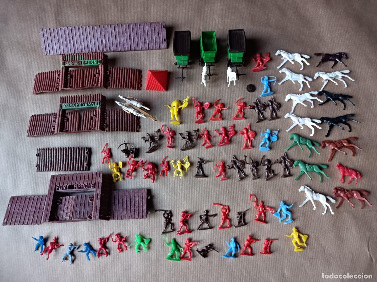 Figuras de goma y PVC: FIGURAS PEQUE&Ntilde;AS DE PL&Aacute;STICO INDIOS Y VAQUEROS - Foto 1
