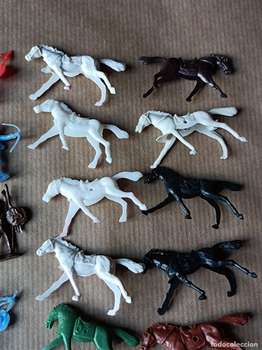 Figuras de goma y PVC: FIGURAS PEQUE&Ntilde;AS DE PL&Aacute;STICO INDIOS Y VAQUEROS - Foto 9