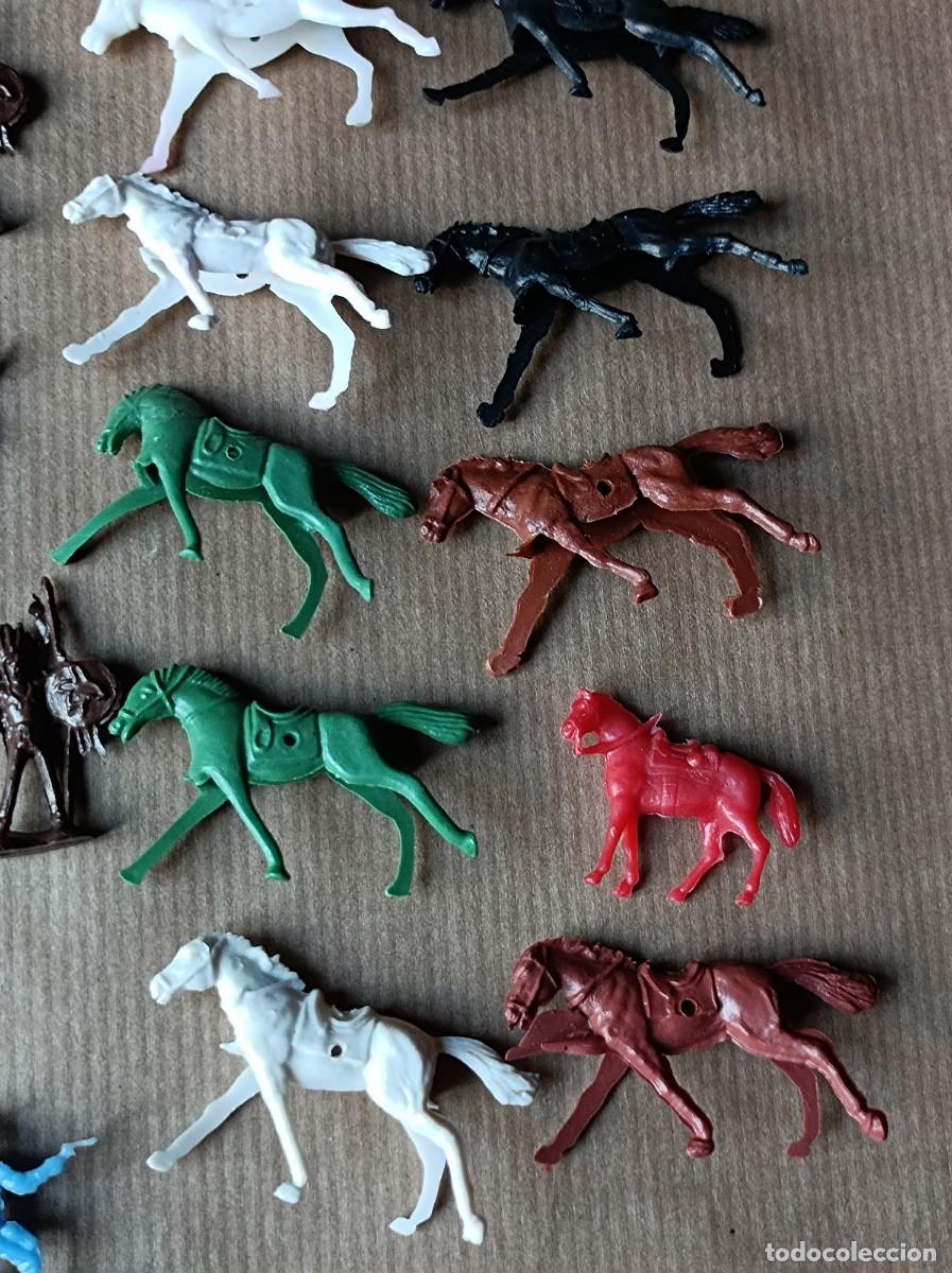 Figuras de goma y PVC: FIGURAS PEQUE&Ntilde;AS DE PL&Aacute;STICO INDIOS Y VAQUEROS - Foto 10