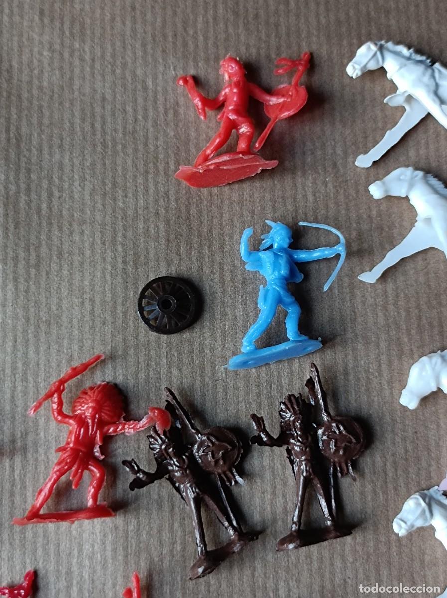 Figuras de goma y PVC: FIGURAS PEQUE&Ntilde;AS DE PL&Aacute;STICO INDIOS Y VAQUEROS - Foto 11