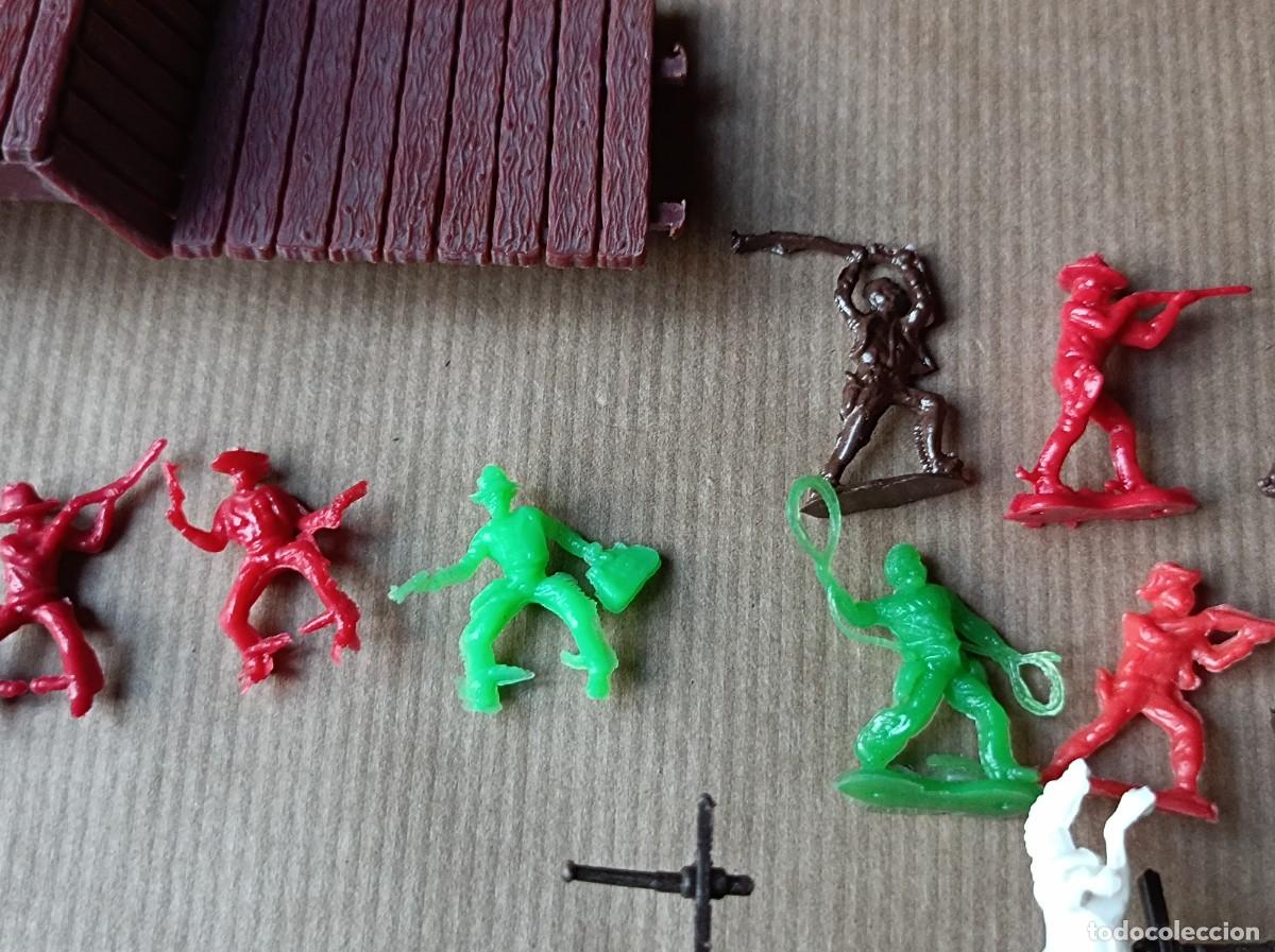 Figuras de goma y PVC: FIGURAS PEQUE&Ntilde;AS DE PL&Aacute;STICO INDIOS Y VAQUEROS - Foto 16