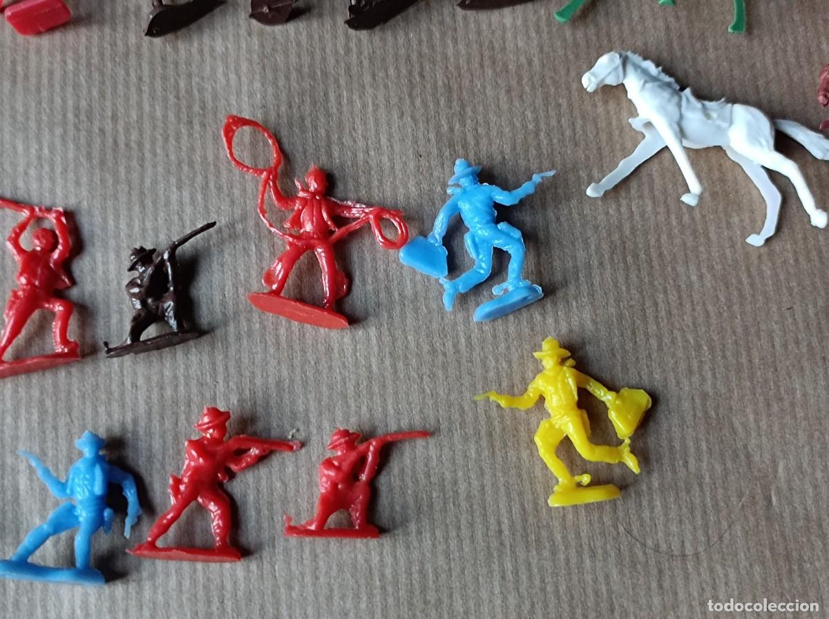 Figuras de goma y PVC: FIGURAS PEQUE&Ntilde;AS DE PL&Aacute;STICO INDIOS Y VAQUEROS - Foto 18