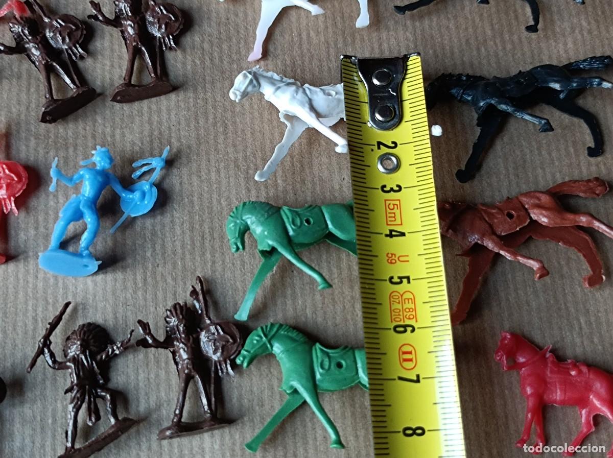 Figuras de goma y PVC: FIGURAS PEQUE&Ntilde;AS DE PL&Aacute;STICO INDIOS Y VAQUEROS - Foto 23