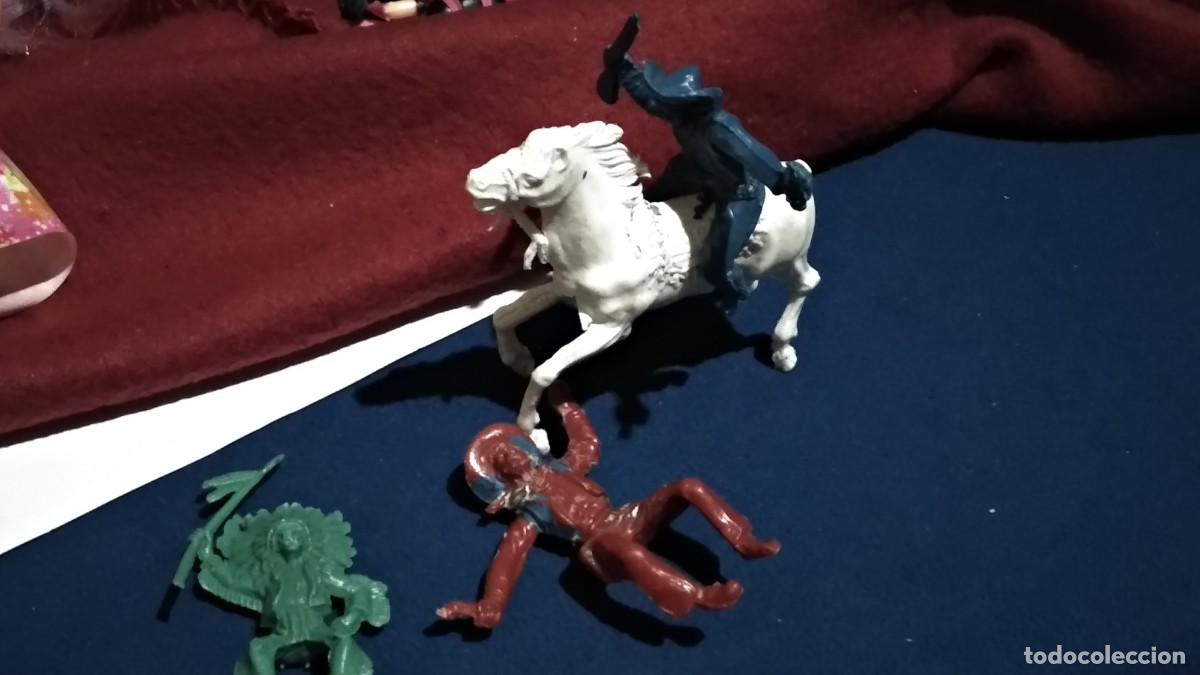 Figuras de goma y PVC: Lote mu&ntilde;ecos vintage pl&aacute;stico indios y vaqueros reamsa pech comansi ? - Foto 1