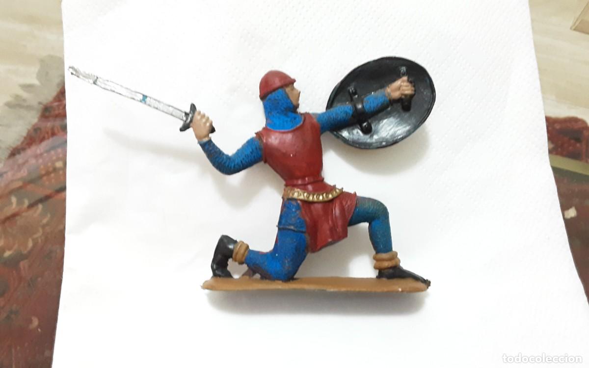 Figuras de goma y PVC: Figura pl&aacute;stico medieval - Foto 1