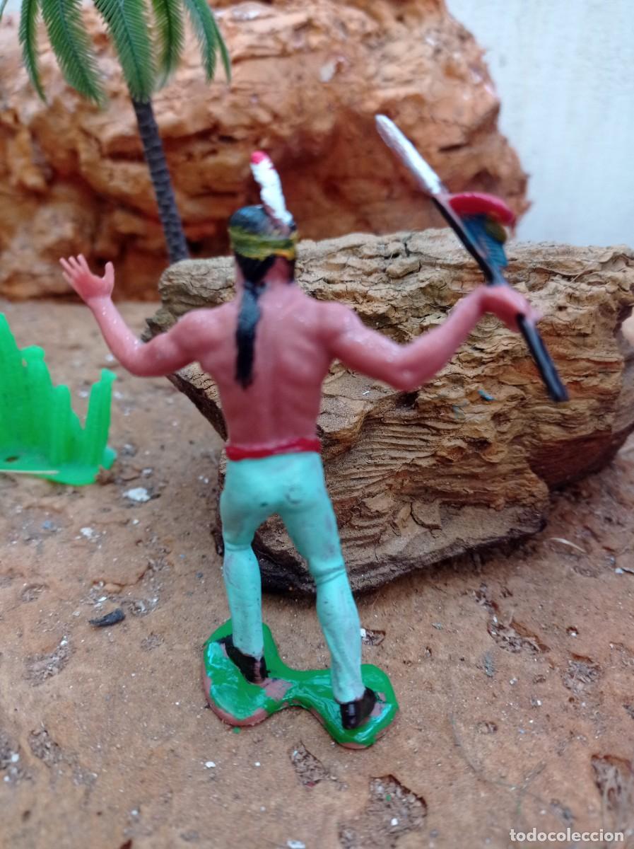 Figuras de goma y PVC: Indio con lanza de comansi - Foto 2