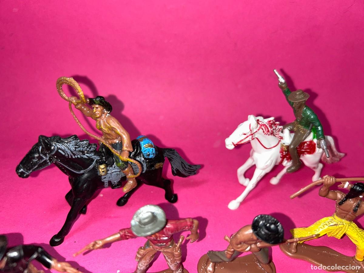Figuras de goma y PVC: LOTE DE INDIOS Y VAQUEROS - Foto 2