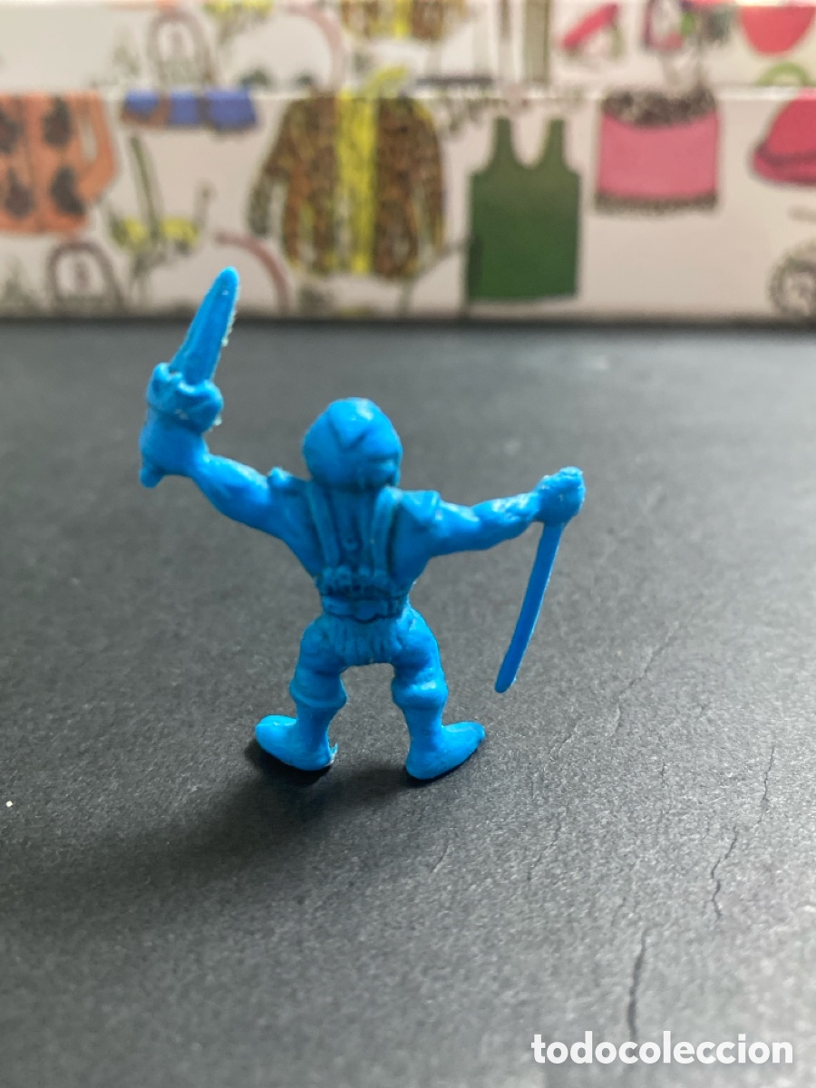Figuras de goma y PVC: Figura Dunkin M&aacute;ster del Universo - Foto 2
