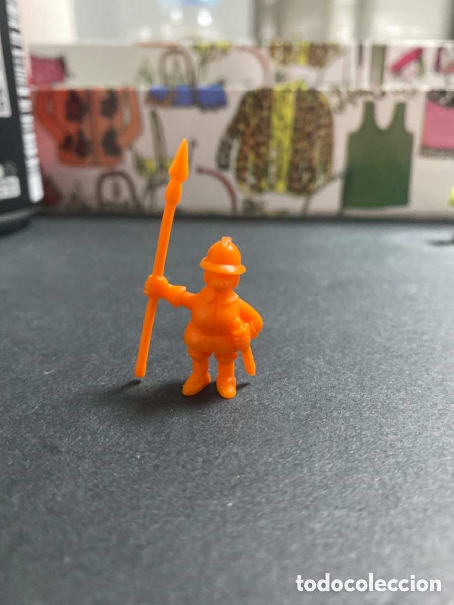 Figuras de goma y PVC: Figura Dunkin Darcatan - Foto 1