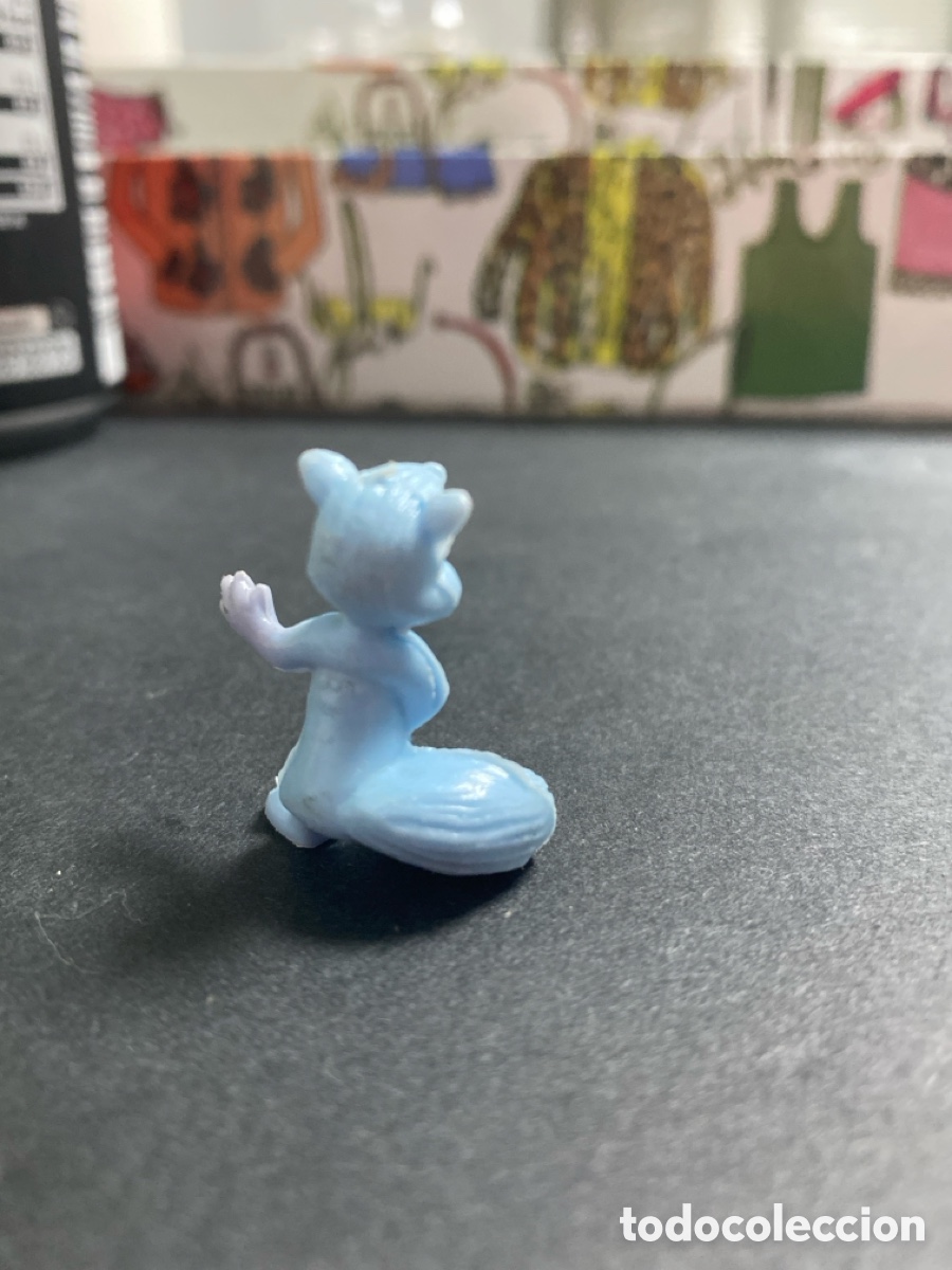 Figuras de goma y PVC: Figura Dunkin ardilla - Foto 2
