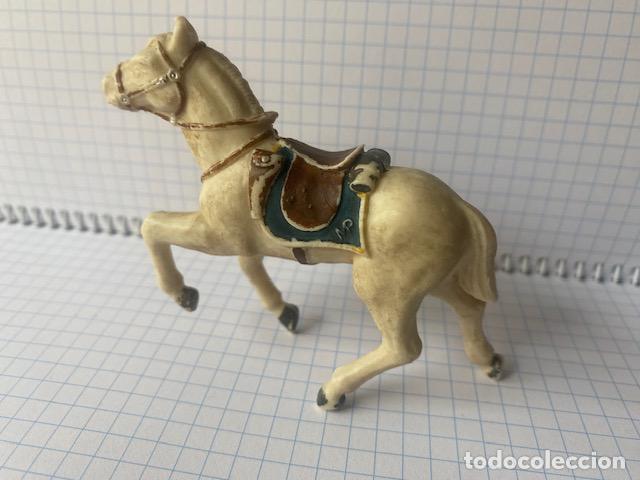 Figuras de goma y PVC: Caballo Policia Montada del Canada. Reamsa - Foto 2