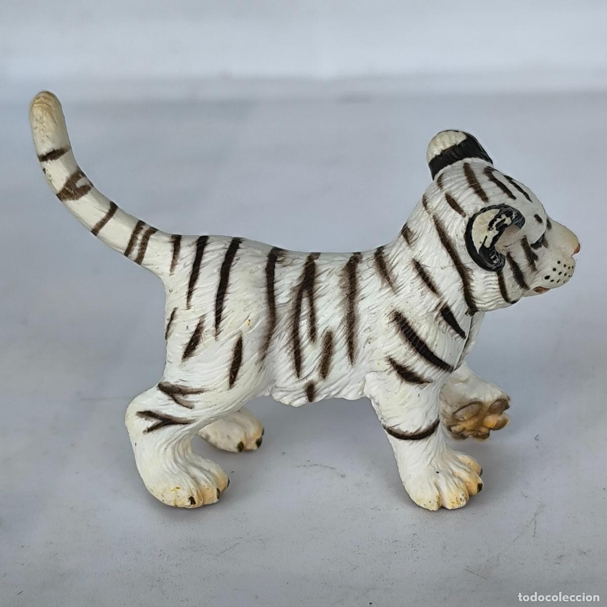 Figuras de goma y PVC: Cr&iacute;a Tigre blanco 2003 schleich - Foto 3