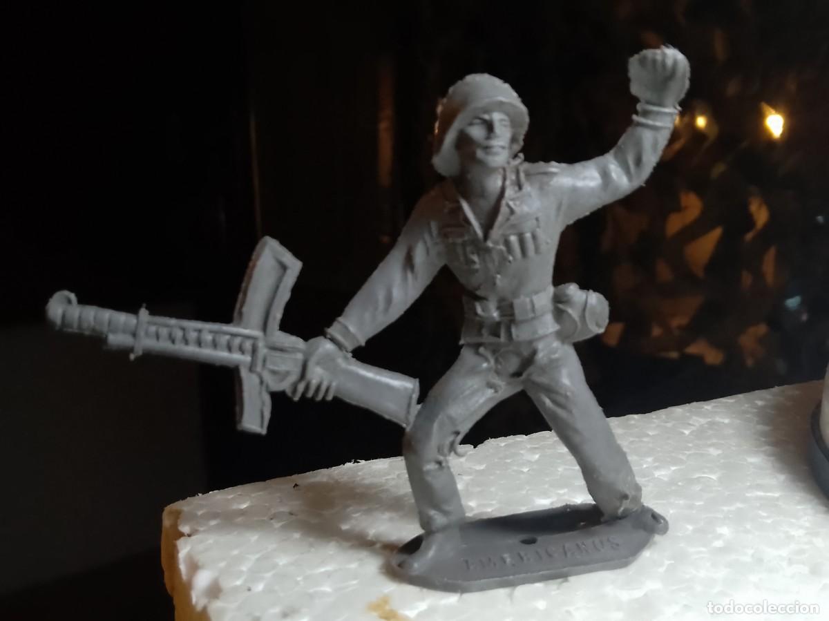 Figuras de goma y PVC: lote americanos - Comansi - Foto 1