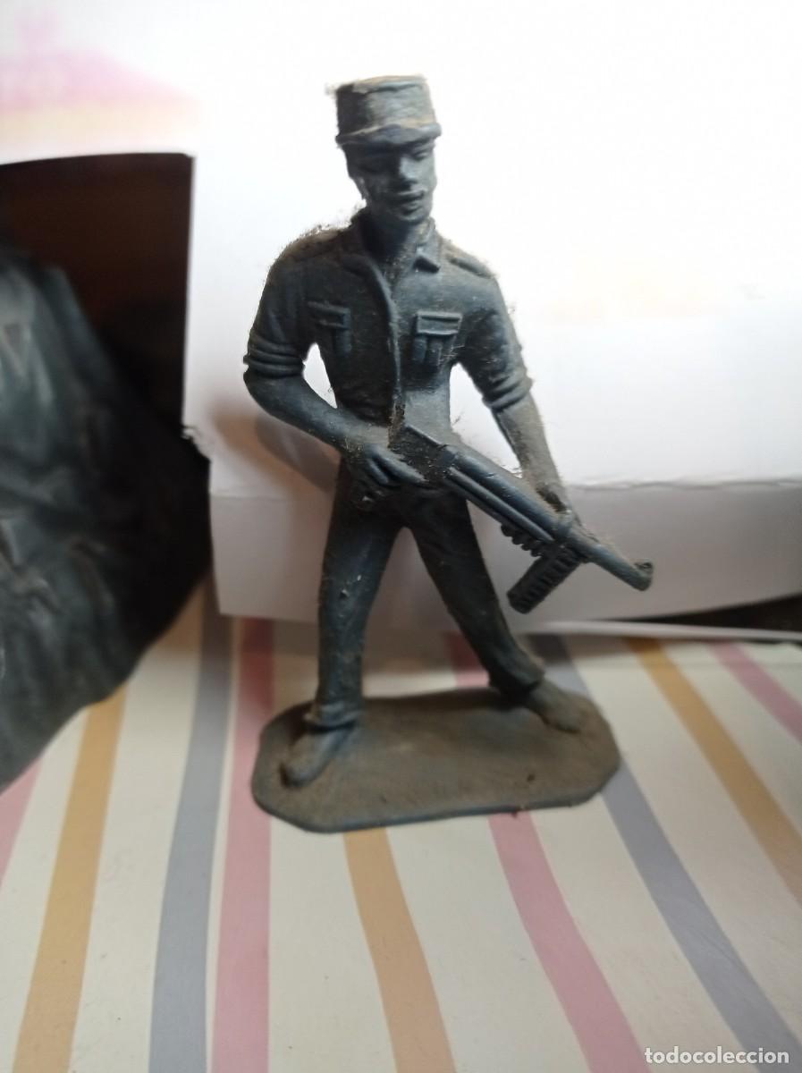 Figuras de goma y PVC: Soldado cubano de comansi - Foto 1