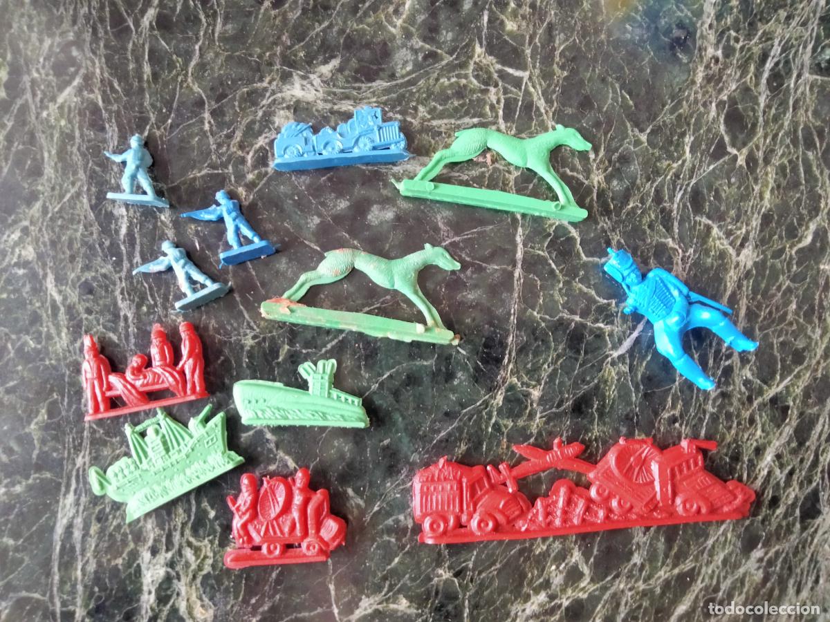 Figuras de goma y PVC: Varias figuras Montaplex. - Foto 1