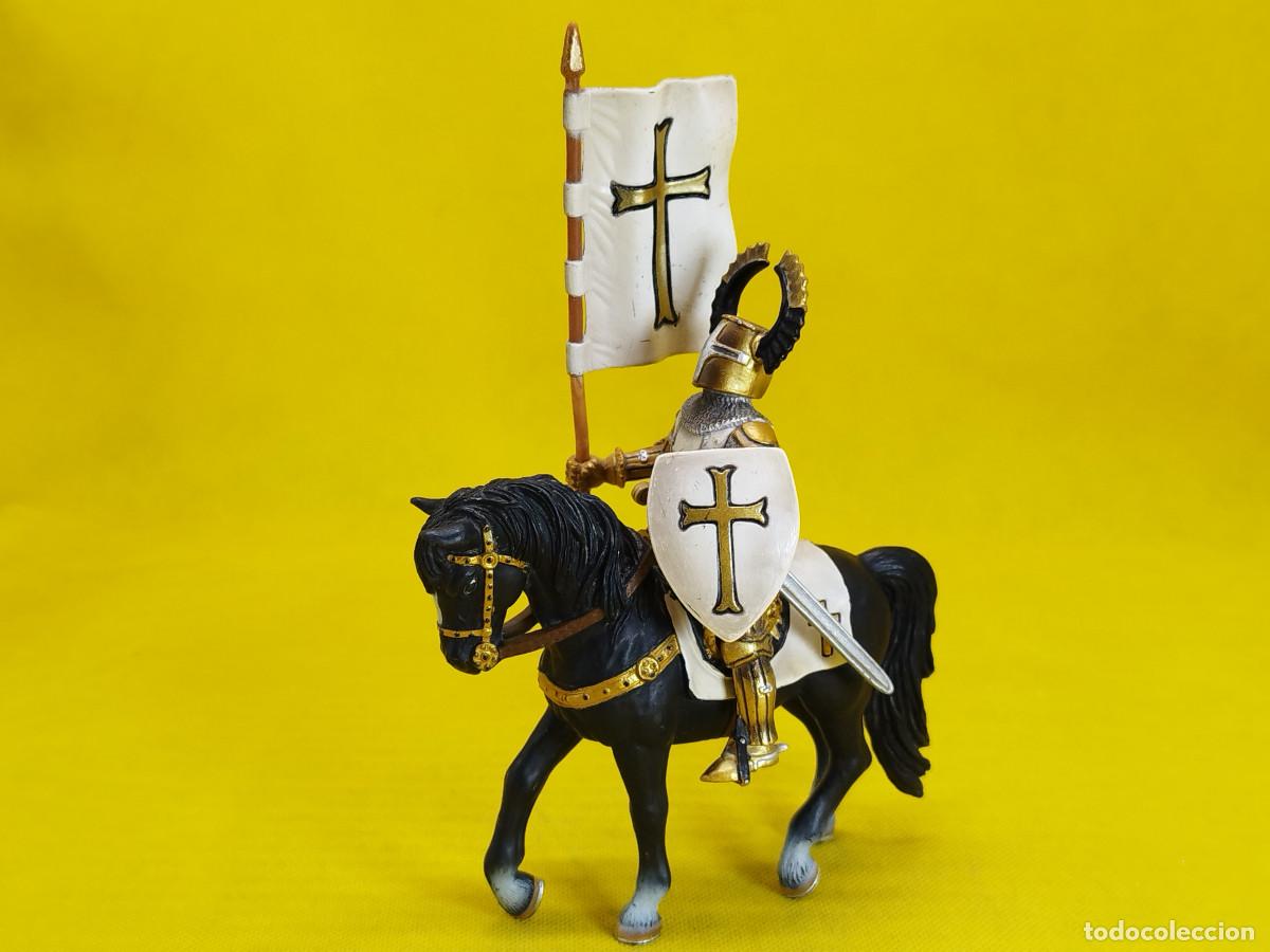 Figuras de goma y PVC: Schleich Abanderado Teut&oacute;n a caballo REF 70035 - Foto 3