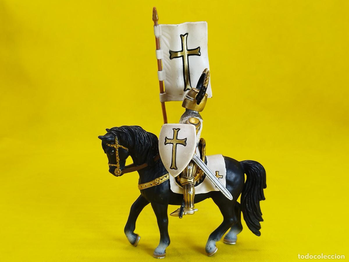 Figuras de goma y PVC: Schleich Abanderado Teut&oacute;n a caballo REF 70035 - Foto 4