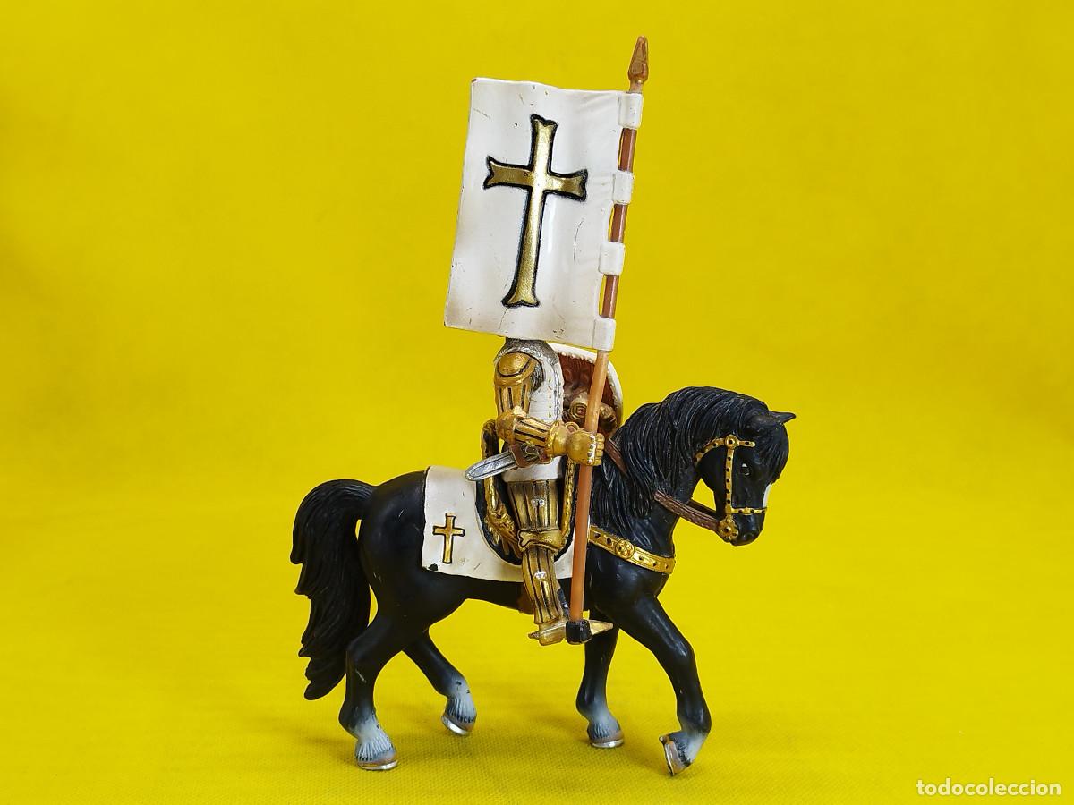 Figuras de goma y PVC: Schleich Abanderado Teut&oacute;n a caballo REF 70035 - Foto 5
