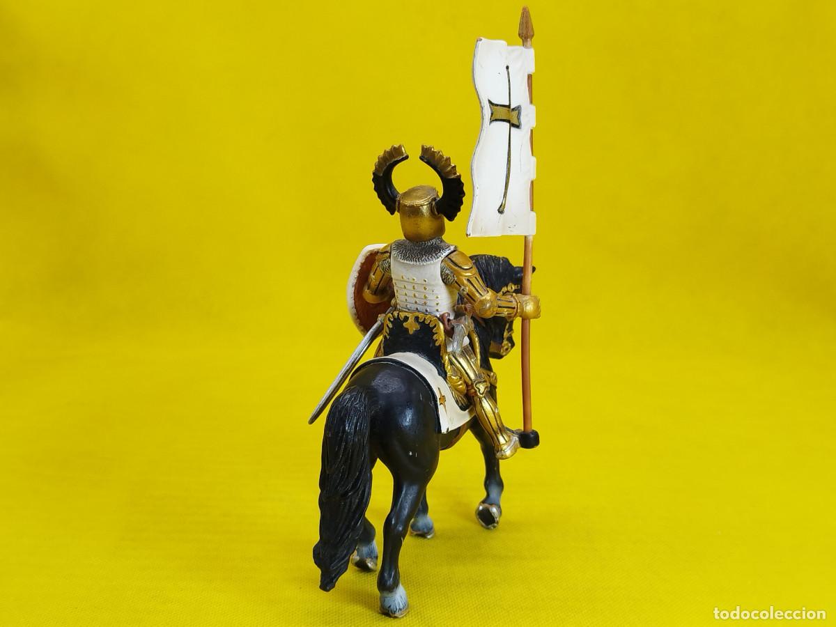 Figuras de goma y PVC: Schleich Abanderado Teut&oacute;n a caballo REF 70035 - Foto 6
