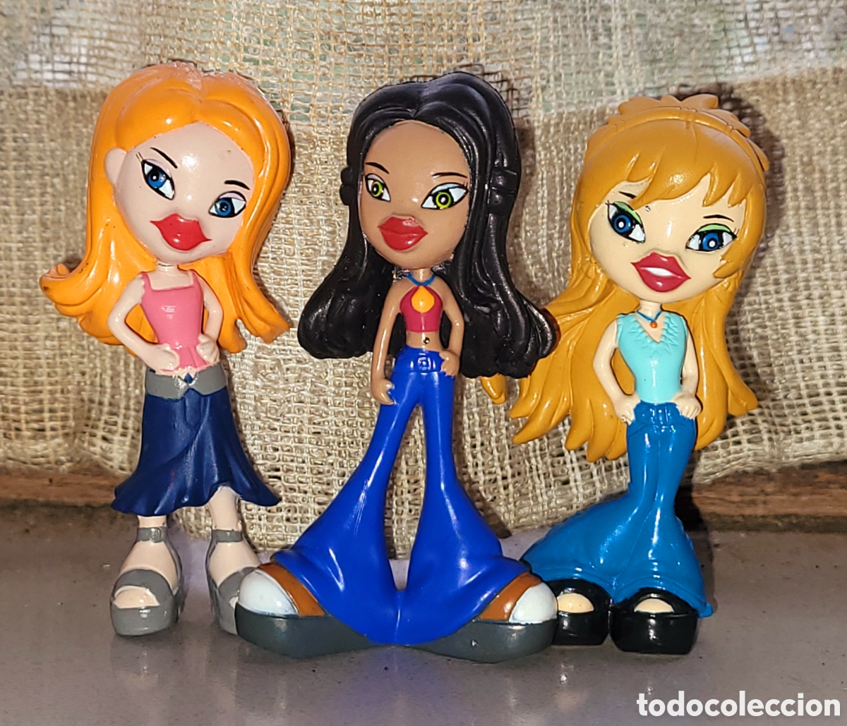 Figuras de Goma y PVC: PRECIO UNIDAD: 3 figuras pvc goma diferentes chicas Bratz marca Yolanda