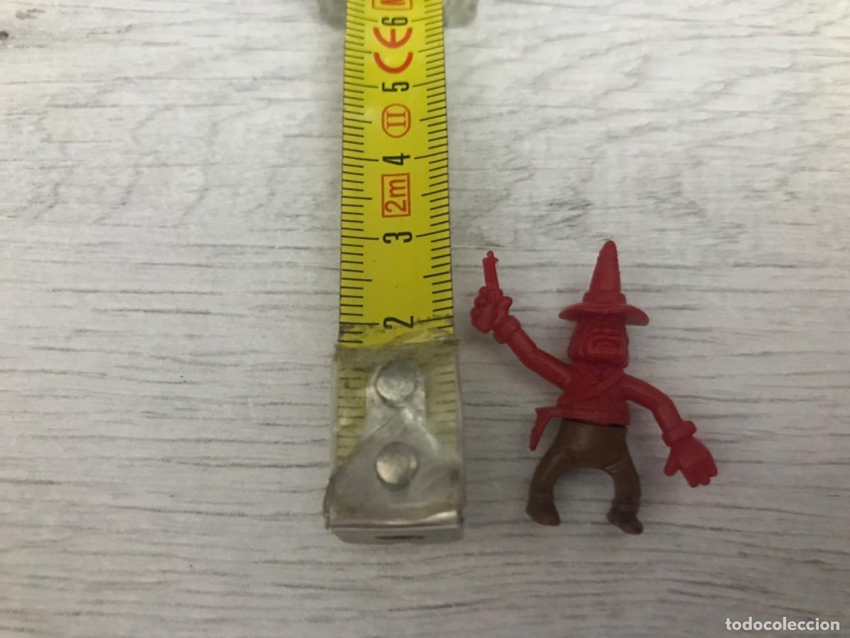 Figuras de goma y PVC: Lote de 2 figuras a caballo - Foto 10