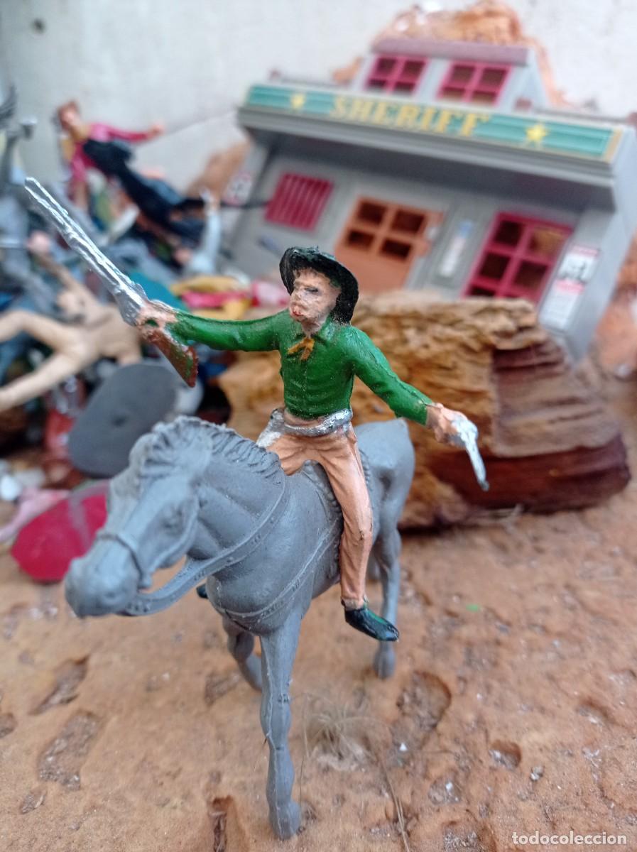 Figuras de goma y PVC: Vaquero y caballo de comansi - Foto 1