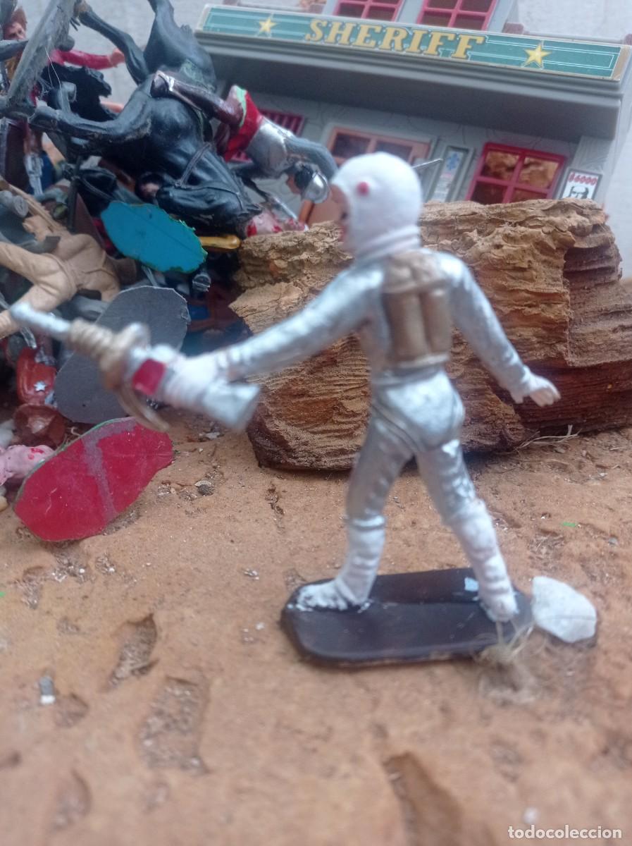 Figuras de goma y PVC: Astronauta de comansi - Foto 2