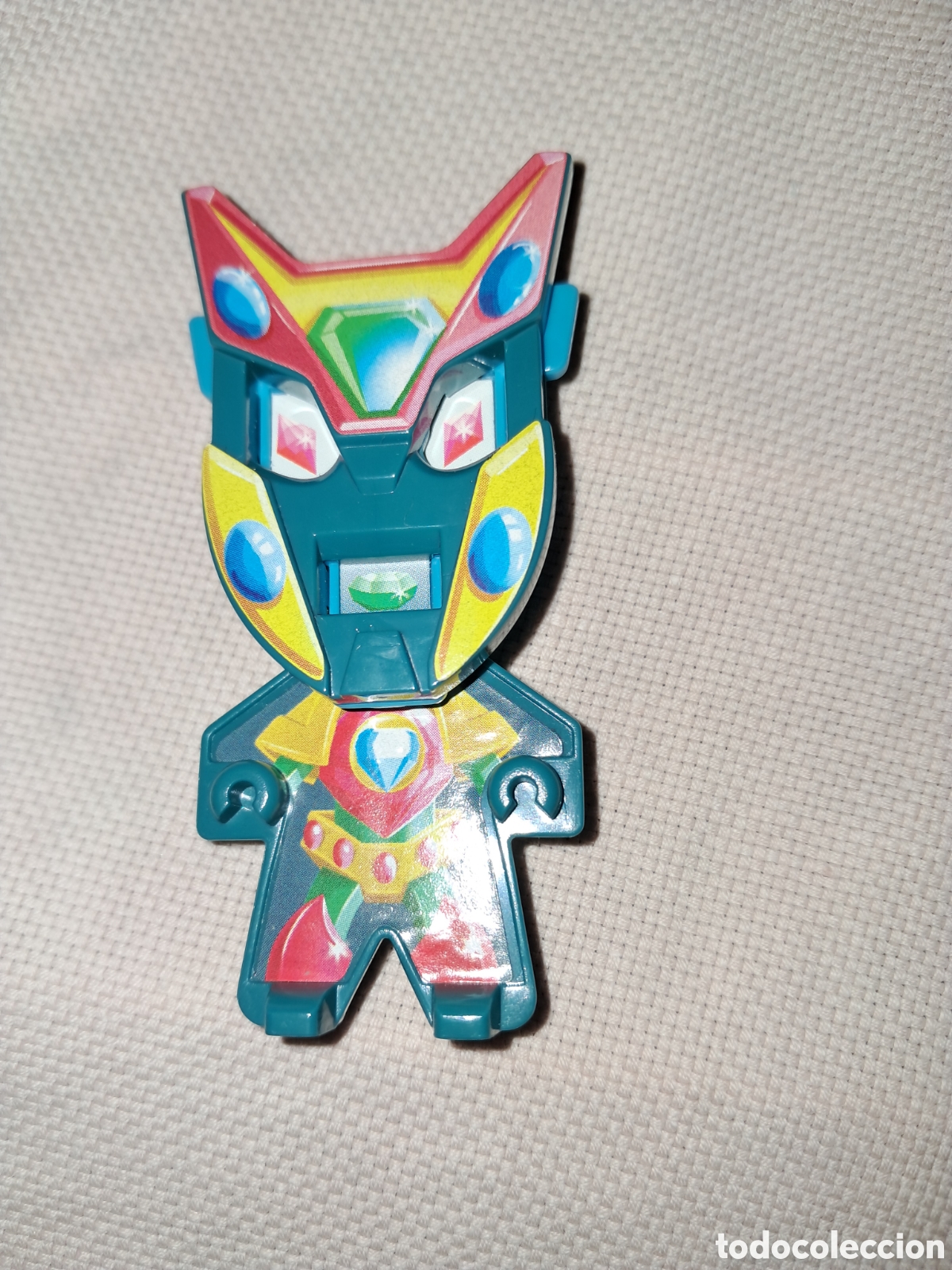 Figuras de goma Kinder: Kinder, transformers robots/ masks dificil - Foto 1