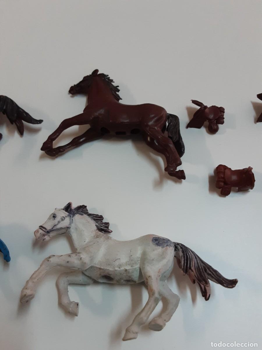 Figuras de goma y PVC: Caballos e indios pvc - Foto 5