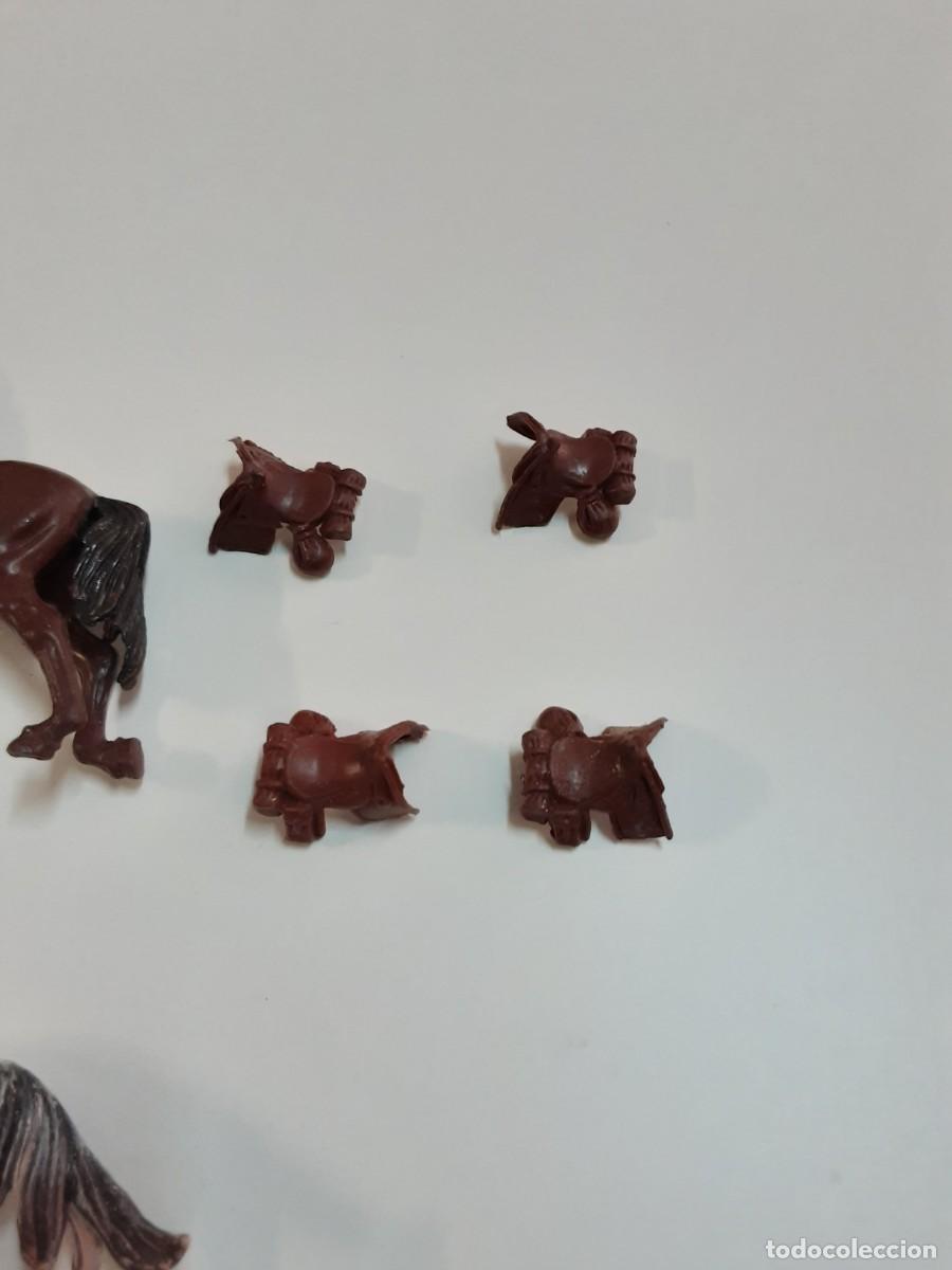Figuras de goma y PVC: Caballos e indios pvc - Foto 6