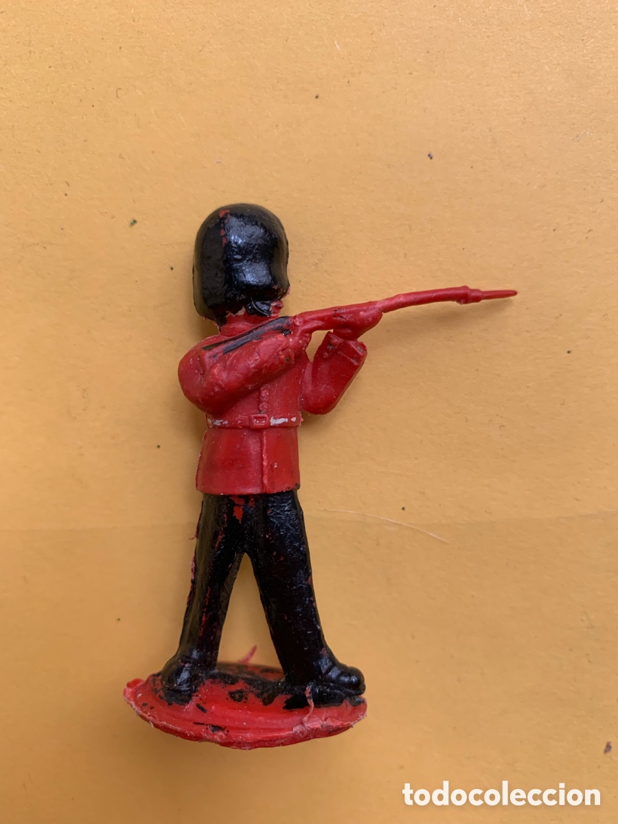 Figuras de goma y PVC: Soldado ingl&eacute;s pl&aacute;stico 54 mm - Foto 1