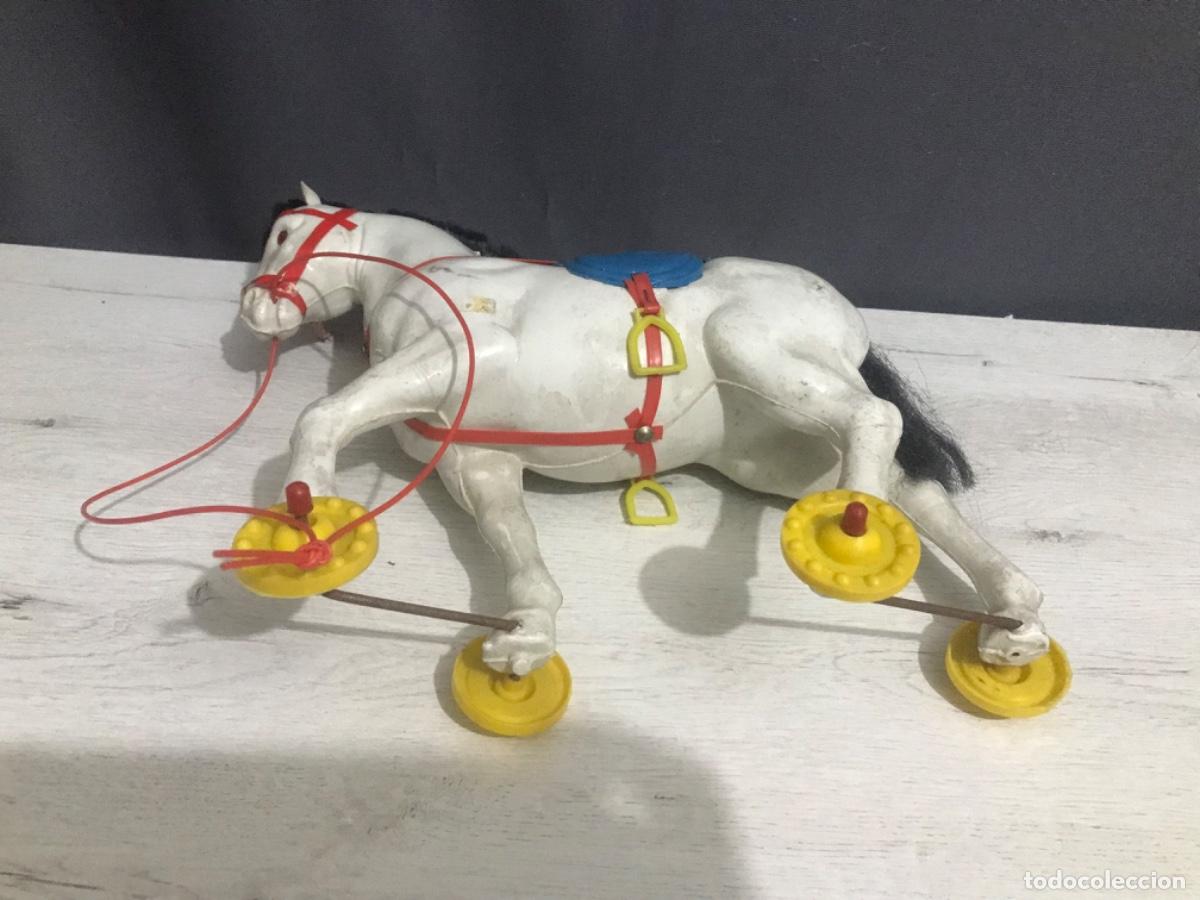 Figuras de goma y PVC: Curioso caballo de arrastre - Foto 5