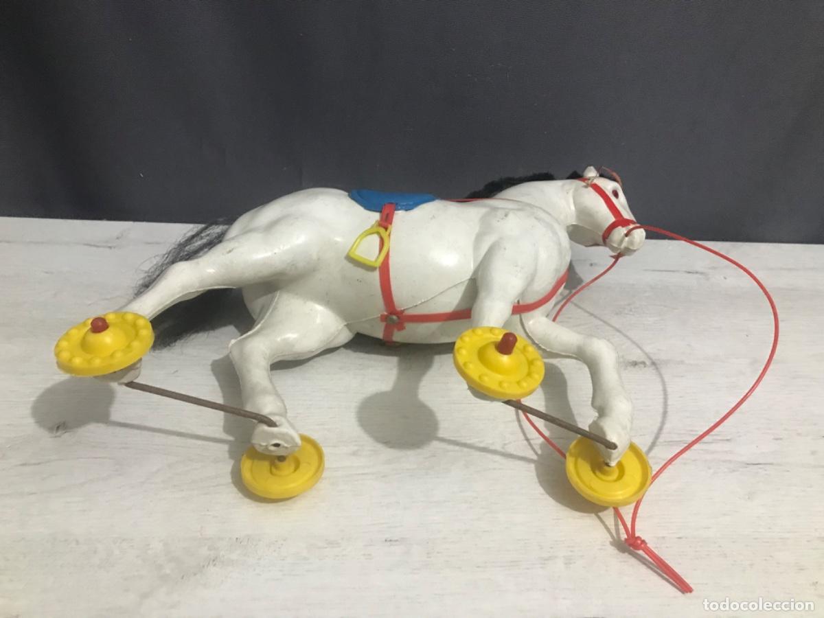 Figuras de goma y PVC: Curioso caballo de arrastre - Foto 7