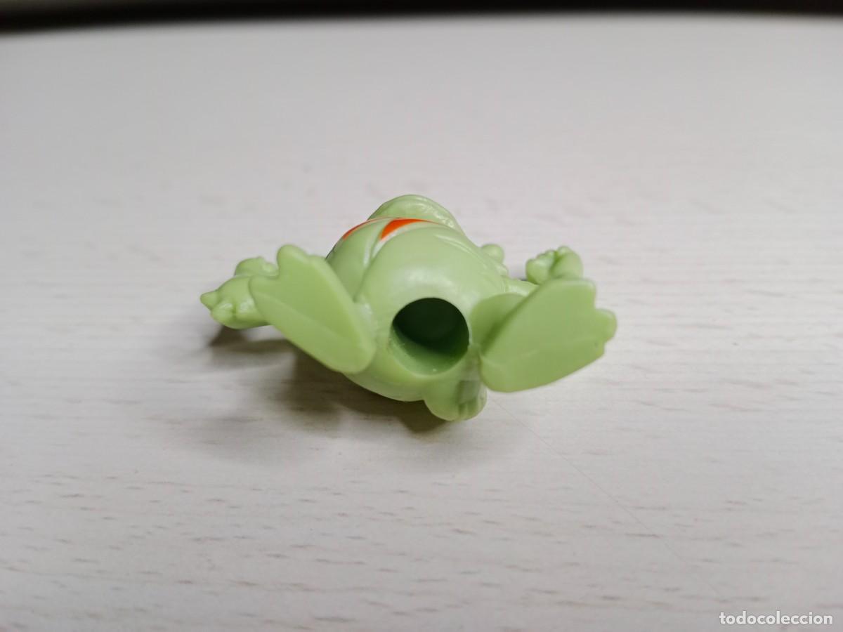 Figuras de goma y PVC: Figura tipo Electabuzz Pok&eacute;mon 4cm - Foto 3
