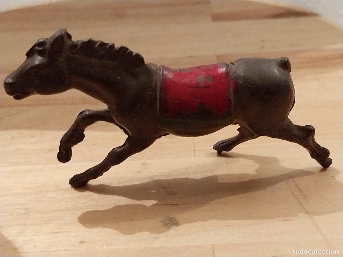 Gummi- und PVC-Figuren: CABALLO GOMA PINTADO A MANO DEFECTO FALTA COLA ORIGINAL ANTIGUO 7,5CMS LARGO JECSAN PECH REAMSA