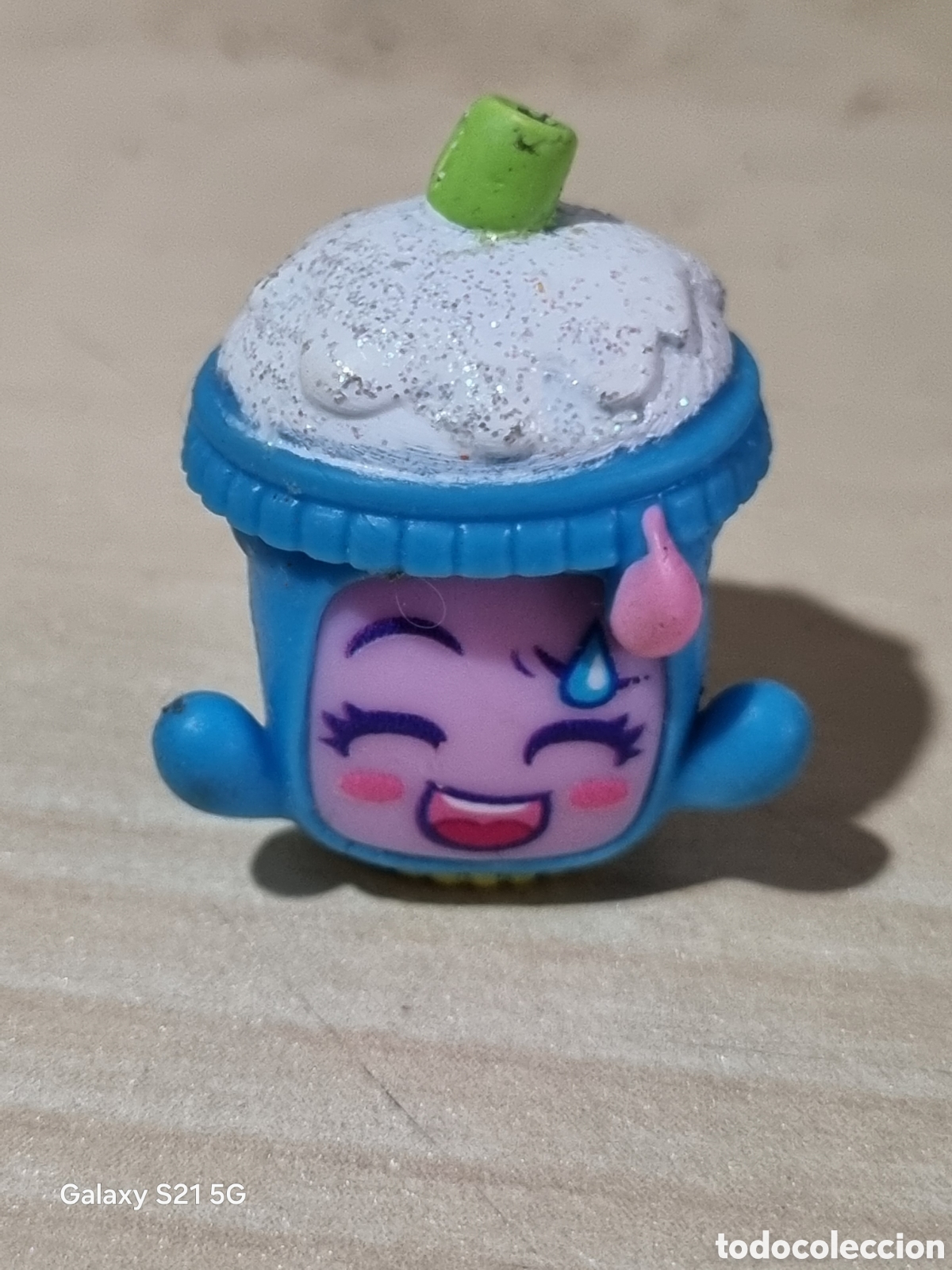 Rubber and PVC Figures: FIGURA DE GOMA MOJI POPS