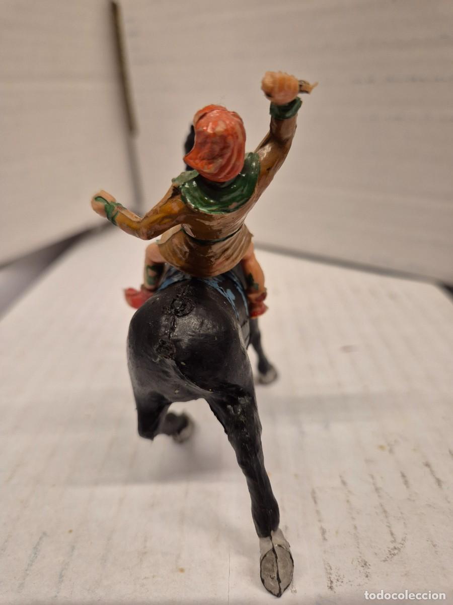 Figuras de goma y PVC: Crispin a caballo.Estereoplast. - Foto 4