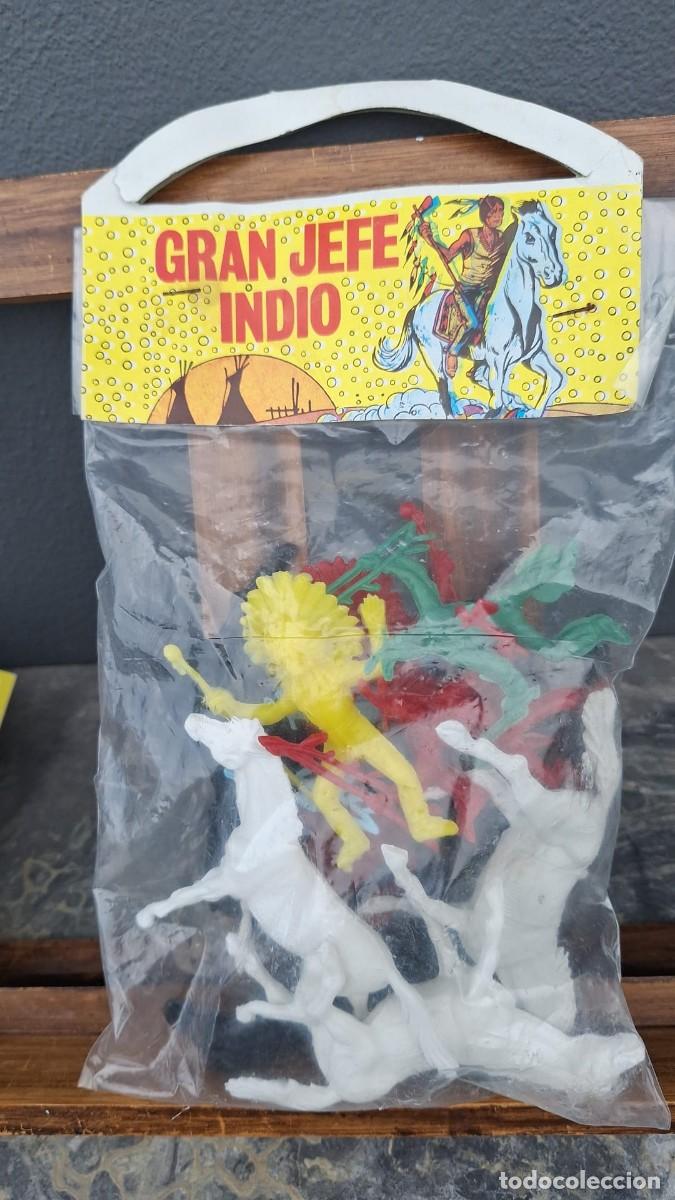 Figuras de goma y PVC: Bolsa de INDIOS y CABALLOS Gran Jefe Indio - Foto 1