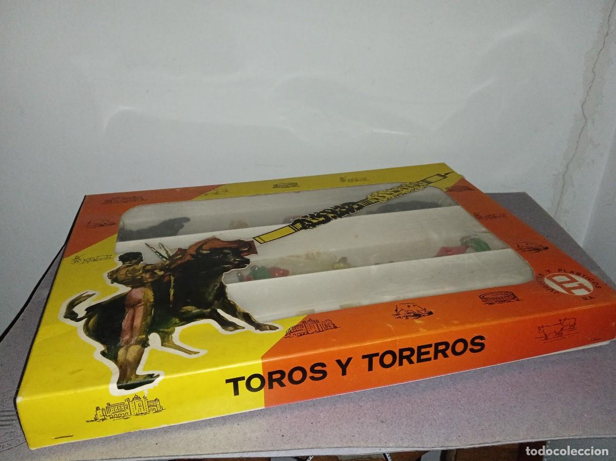 Figuras de goma y PVC: CAJA TOROS y TOREROS, PECH. - Foto 3
