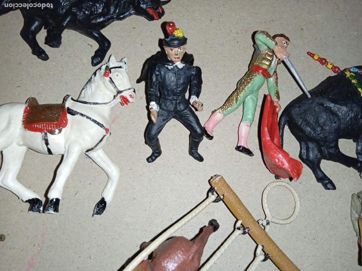 Figuras de goma y PVC: TOROS y TOREROS, TEIXIDO - Foto 3