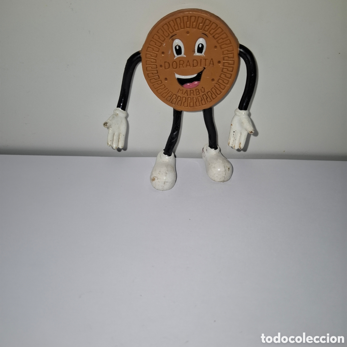 Figuras de Borracha e PVC: FIGURA DE PVC PROMOCIONAL GALLETA DORADA
