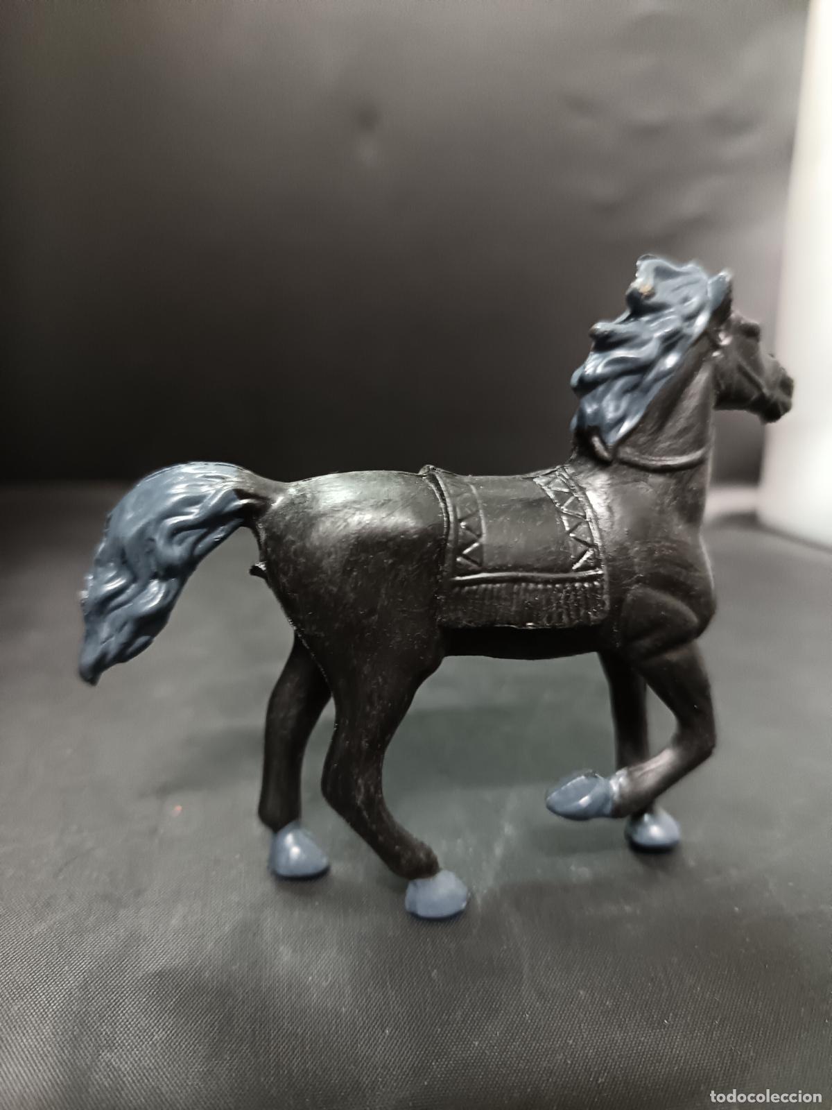 Figuras de goma y PVC: CABALLO NEGRO, VAQUEROS E INDIOS. - Foto 2