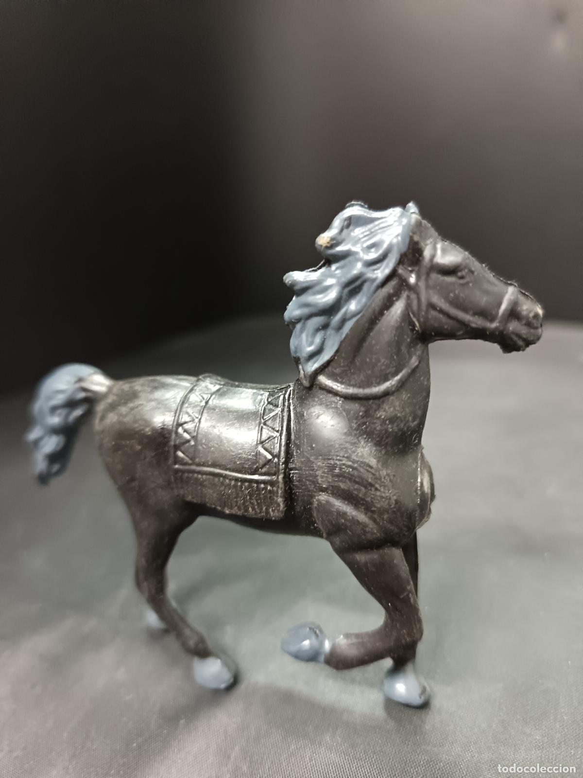 Figuras de goma y PVC: CABALLO NEGRO, VAQUEROS E INDIOS. - Foto 3