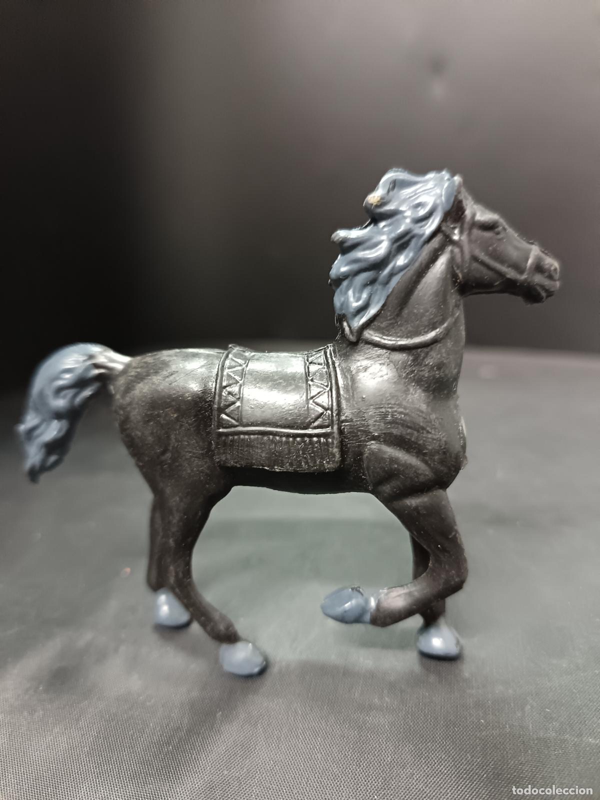Figuras de goma y PVC: CABALLO NEGRO, VAQUEROS E INDIOS. - Foto 1
